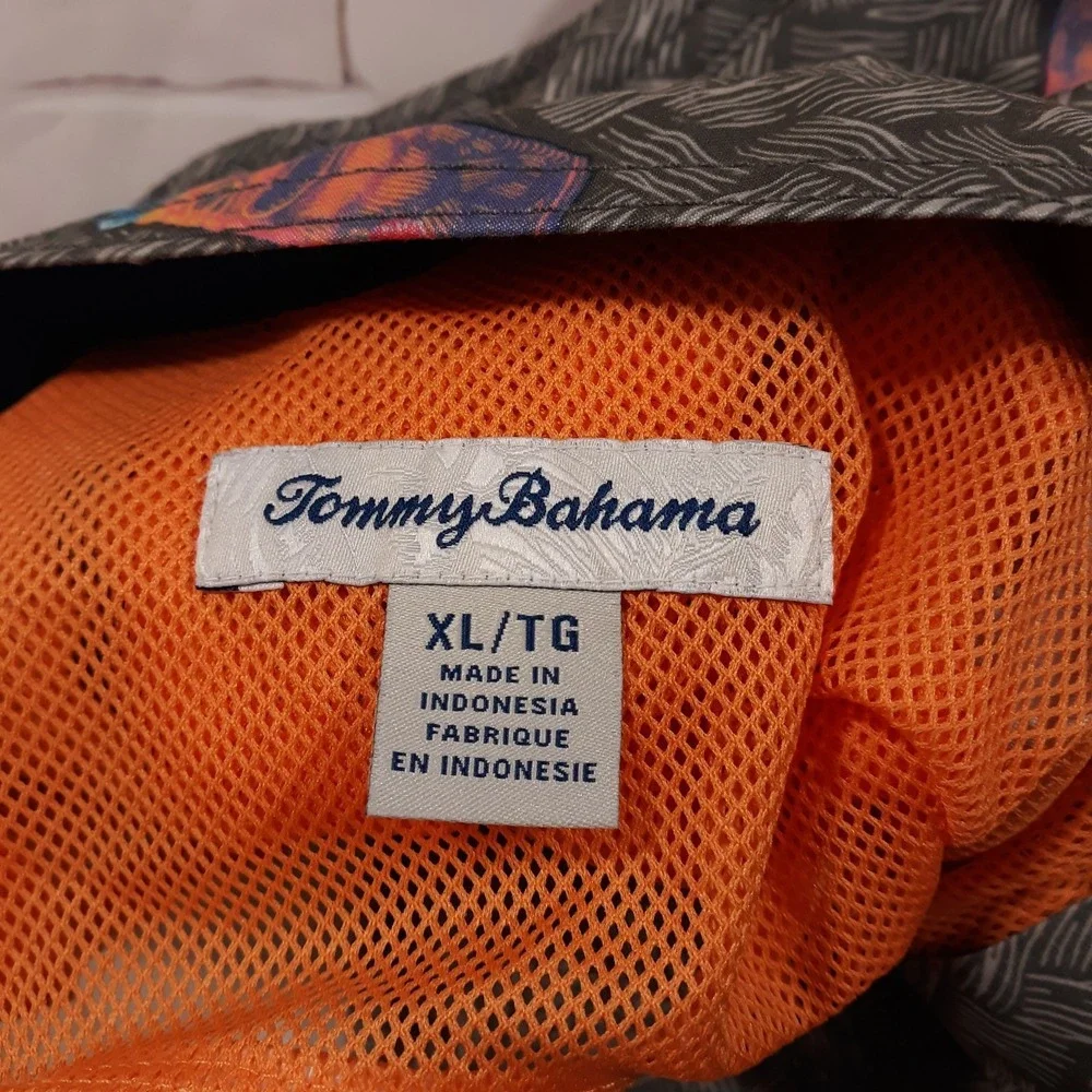 Tommy Bahama Swim Trunks Hybrid Shorts Mens XL‎ Beach Hawaiian Cocktail Gray